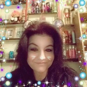 Meet your Posher, Leanna